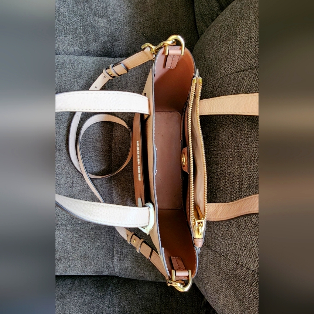 Purse - Picture 2 of 3